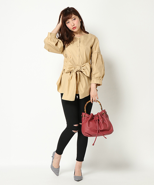 VENCEEXCHANGE（ヴァンスエクスチェンジ）の「2WAYリボンブラウス            （シャツ/ブラウス・レディース・オフホワイト/ブラック/ベージュ・MEDIUM）」の10枚目の写真