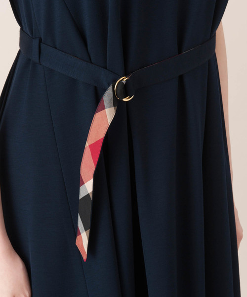 BLUE LABELクレストブリッジ コンパクトストレッチポンチワンピース黒赤 BLUE LABEL CRESTBRIDGE（ブルーレーベルクレストブリッジ）の