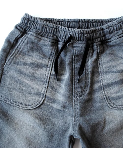 BEATJIVE(ビートジャイブ)の「キッズ カットデニム ちょいサルエルパンツ スウェットパンツ イージーパンツ ジョガーパンツ(デニムパンツ・キッズ・ブラック/グレー・120/130/140)」の3枚目の写真