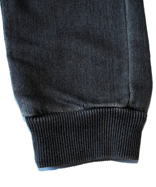 BEATJIVE(ビートジャイブ)の「キッズ カットデニム ちょいサルエルパンツ スウェットパンツ イージーパンツ ジョガーパンツ(デニムパンツ・キッズ・ブラック/グレー・120/130/140)」の5枚目の写真