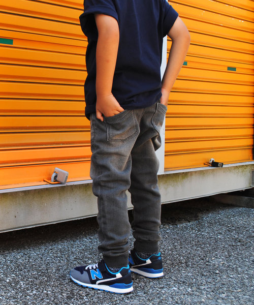 BEATJIVE(ビートジャイブ)の「キッズ カットデニム ちょいサルエルパンツ スウェットパンツ イージーパンツ ジョガーパンツ(デニムパンツ・キッズ・ブラック/グレー・120/130/140)」の17枚目の写真