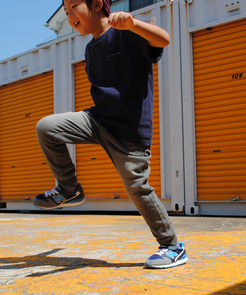 BEATJIVE(ビートジャイブ)の「キッズ カットデニム ちょいサルエルパンツ スウェットパンツ イージーパンツ ジョガーパンツ(デニムパンツ・キッズ・ブラック/グレー・120/130/140)」の20枚目の写真