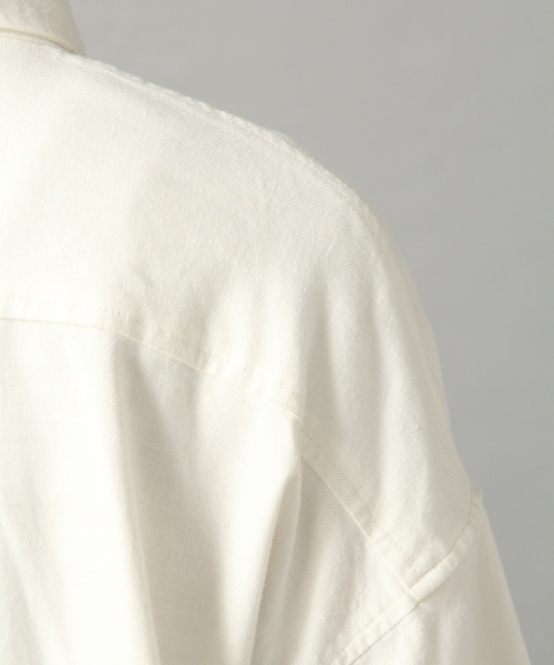 LOWRYS FARM（ローリーズファーム）の「リネンショートシャツＳＳ　833664（シャツ/ブラウス・レディース・ベージュ/オフホワイト/レッド・FREE）」の9枚目の写真