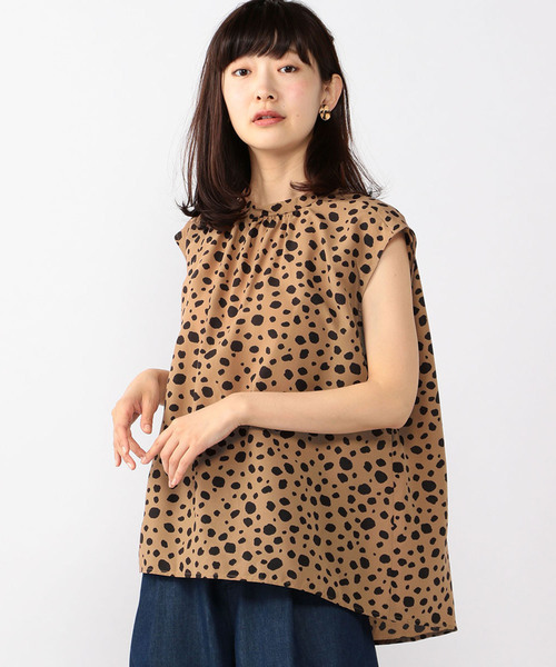 Petit Honfleur(プチオンフルール)の「フレンチスリーブブラウス(シャツ/ブラウス・レディース・ネイビー/ベージュ/ブラック・9号/11号/13号)」の2枚目の写真