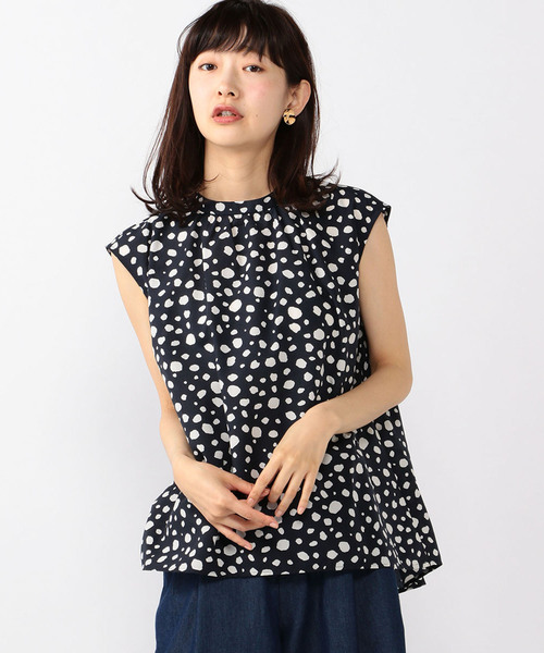 Petit Honfleur(プチオンフルール)の「フレンチスリーブブラウス(シャツ/ブラウス・レディース・ネイビー/ベージュ/ブラック・9号/11号/13号)」の3枚目の写真