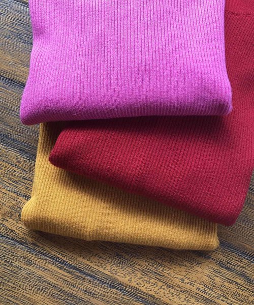 PICCIN（ピッチン）の「VILOFT袖＆衿フリルニット（ニット/セーター・レディース・グリーン/ライトグリーン/ピンク/レッド/ダークブラウン/オフホワイト/ブラック/ベージュ/ブルー/マスタード・MEDIUM）」の12枚目の写真