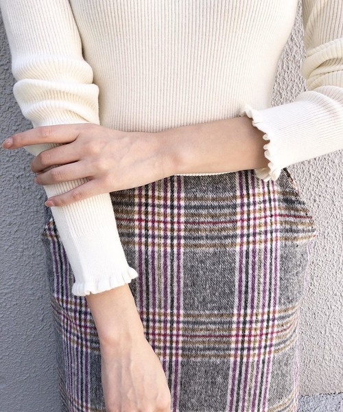 PICCIN（ピッチン）の「VILOFT袖＆衿フリルニット（ニット/セーター・レディース・グリーン/ライトグリーン/ピンク/レッド/ダークブラウン/オフホワイト/ブラック/ベージュ/ブルー/マスタード・MEDIUM）」の16枚目の写真