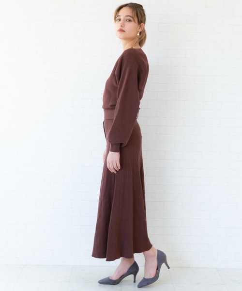 Jewelobe(ジュエローブ)の「ドルマンニットプリーツライクワンピース(ワンピース・レディース・ネイビー/ブラウン/グリーン/ボルドー・FREE)」の17枚目の写真