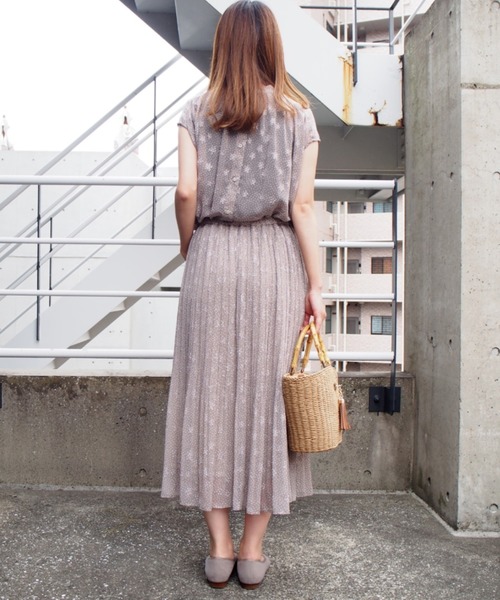 INTERPLANET（インタープラネット）の「シフォンスタープリントスカート（スカート・レディース・オフホワイト/ブラック/ベージュ・FREE）」の18枚目の写真