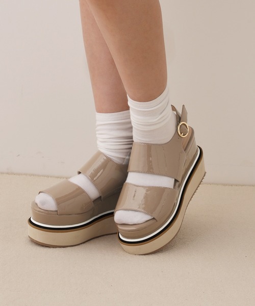 one after another NICE CLAUP（ワンアフターアナザーナイスクラップ）の「厚底ラインサンダル（サンダル・レディース・アイボリー/モカ/ゴールド・SMALL/MEDIUM/LARGE）」の2枚目の写真