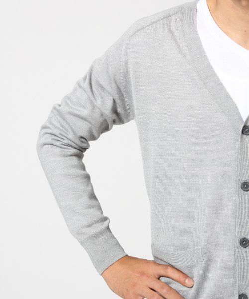 GLOBAL WORK(グローバルワーク)の「【高品質ビエラヤーン使用】ハイゲージニットVカーデ/546650(カーディガン/ボレロ・メンズ・ブルー/ブラック/グレー/ベージュ・SMALL/LARGE/X-LARGE/MEDIUM)」の15枚目の写真