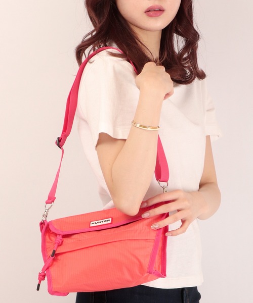 HUNTER(ハンター)の「HUNTER ORG PACKABLE MULTIFUNCN POUCH(オリジナル パッカブル マルチファンクション ポーチ) ハンター ミニショルダーバッグ(ショルダーバッグ・メンズ・ブラック/ネイビー/レッド/オレンジ/オリーブドラブ・FREE)」の5枚目の写真