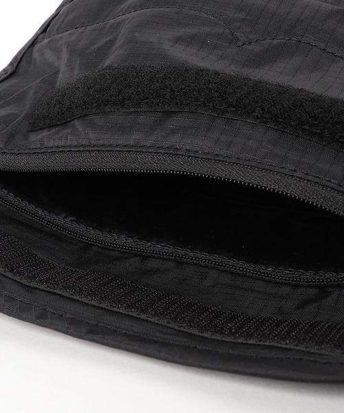 HUNTER(ハンター)の「HUNTER ORG PACKABLE MULTIFUNCN POUCH(オリジナル パッカブル マルチファンクション ポーチ) ハンター ミニショルダーバッグ(ショルダーバッグ・メンズ・ブラック/ネイビー/レッド/オレンジ/オリーブドラブ・FREE)」の8枚目の写真