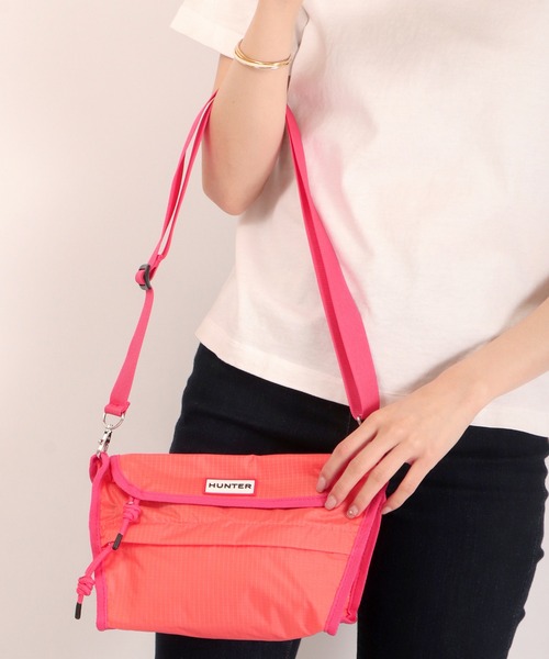 HUNTER(ハンター)の「HUNTER ORG PACKABLE MULTIFUNCN POUCH(オリジナル パッカブル マルチファンクション ポーチ) ハンター ミニショルダーバッグ(ショルダーバッグ・メンズ・ブラック/ネイビー/レッド/オレンジ/オリーブドラブ・FREE)」の16枚目の写真