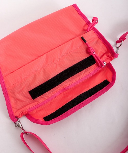 HUNTER(ハンター)の「HUNTER ORG PACKABLE MULTIFUNCN POUCH(オリジナル パッカブル マルチファンクション ポーチ) ハンター ミニショルダーバッグ(ショルダーバッグ・メンズ・ブラック/ネイビー/レッド/オレンジ/オリーブドラブ・FREE)」の12枚目の写真