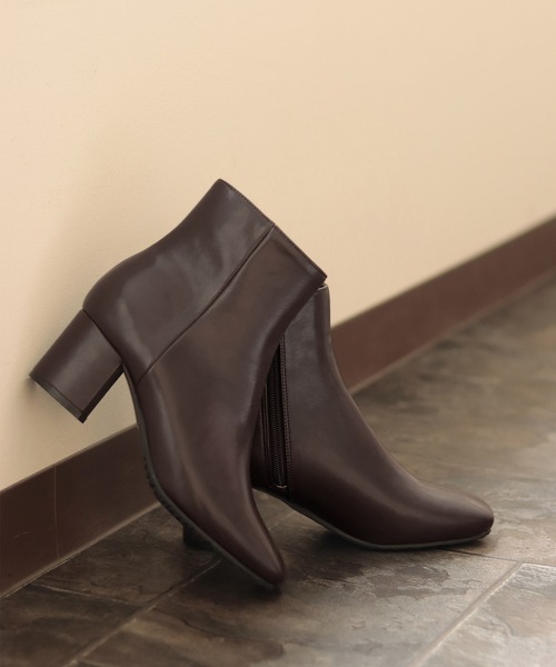 SESTO（セスト）の「インナーファーであったかスクエアトゥチャンキーヒールショートブーツミドルブーツ（ブーツ・レディース・アイボリー/ブラック/ダークブラウン・M/L/3L/LL/S/SS）」の4枚目の写真