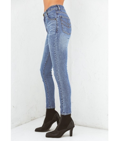 ALEXIA STAM（アリシアスタン）の「【ViVi 12月号掲載】Arrow Pocket Skinny Jeans/アローポケットスキニージーンズ（デニムパンツ・レディース・ブルー/アイボリー・S/M/XS）」の2枚目の写真