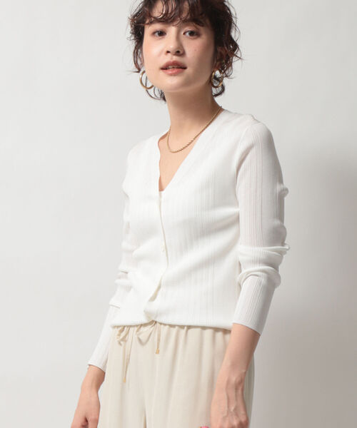 NOLLEY’S Sophi（ノーリーズソフィ）の「リブVネックカーディガン（カーディガン/ボレロ・レディース・オフホワイト/グレー/ライトグリーン/サーモンピンク・38）」の2枚目の写真