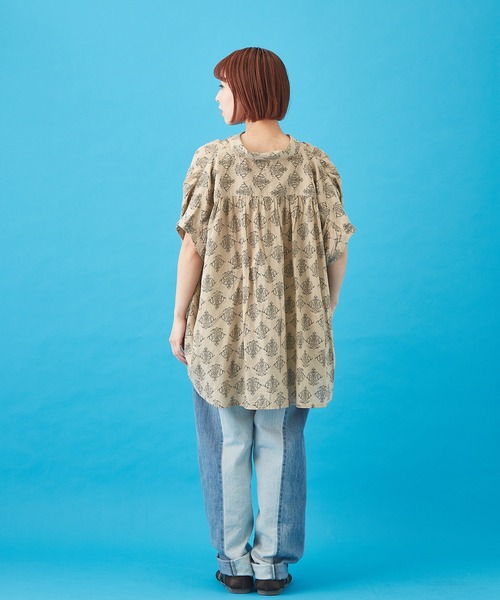 CUBE SUGAR（キューブシュガー）の「WEB限定 ボイル プリント 製品染め ギャザー シャツ（シャツ/ブラウス・レディース・チャコールグレー/ベージュ/パープル/カーキ・M）」の9枚目の写真