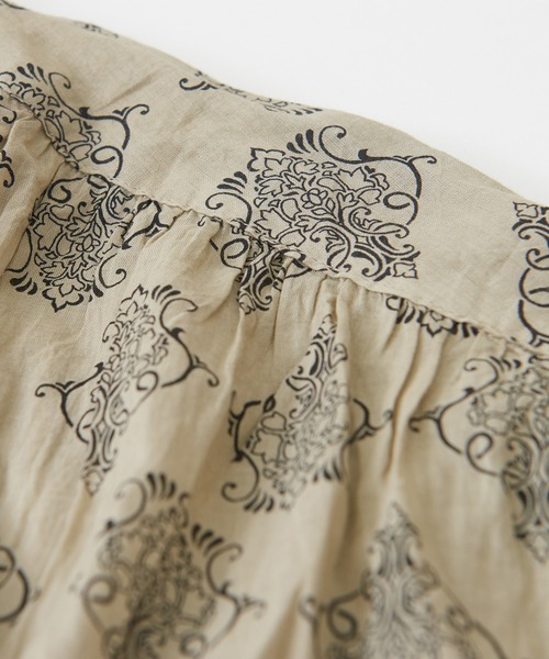 CUBE SUGAR（キューブシュガー）の「WEB限定 ボイル プリント 製品染め ギャザー シャツ（シャツ/ブラウス・レディース・チャコールグレー/ベージュ/パープル/カーキ・M）」の17枚目の写真