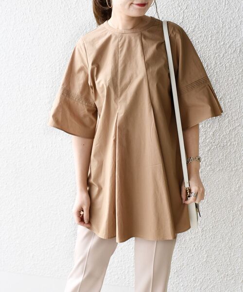 SHIPS(シップス)の「【WEB限定】〈手洗い可能〉スリットデザインタックチュニックブラウス◇(シャツ/ブラウス・レディース・オフホワイト/グリーン/ベージュ系その他/ブラック・ONE SIZE)」の4枚目の写真