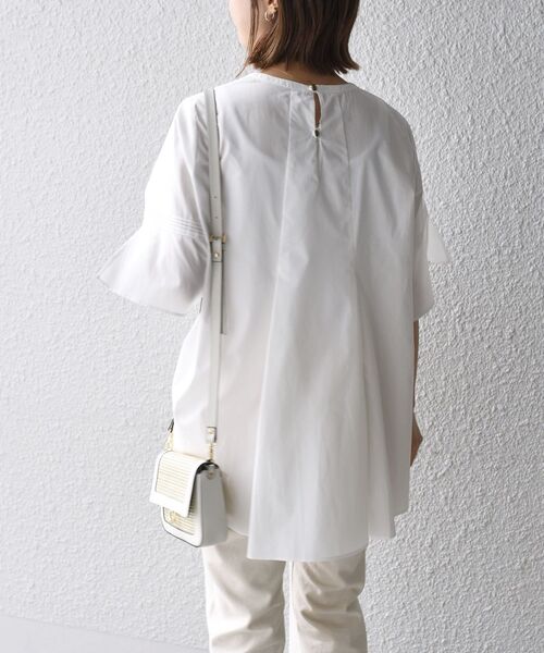 SHIPS(シップス)の「【WEB限定】〈手洗い可能〉スリットデザインタックチュニックブラウス◇(シャツ/ブラウス・レディース・オフホワイト/グリーン/ベージュ系その他/ブラック・ONE SIZE)」の19枚目の写真