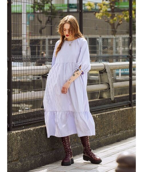 jouetie（ジュエティ）の「オーバーティアード2WAYワンピース（ワンピース・レディース・オフホワイト/ブラック/ラベンダー・MEDIUM）」の4枚目の写真