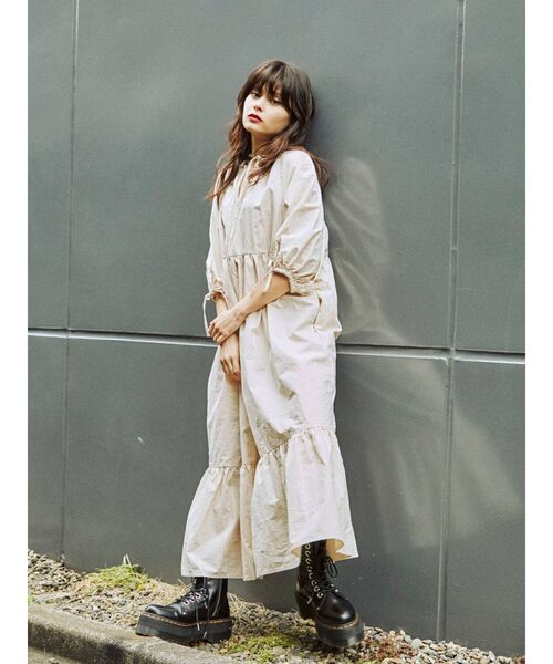 jouetie（ジュエティ）の「オーバーティアード2WAYワンピース（ワンピース・レディース・オフホワイト/ブラック/ラベンダー・MEDIUM）」の8枚目の写真