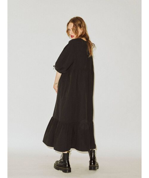 jouetie（ジュエティ）の「オーバーティアード2WAYワンピース（ワンピース・レディース・オフホワイト/ブラック/ラベンダー・MEDIUM）」の14枚目の写真