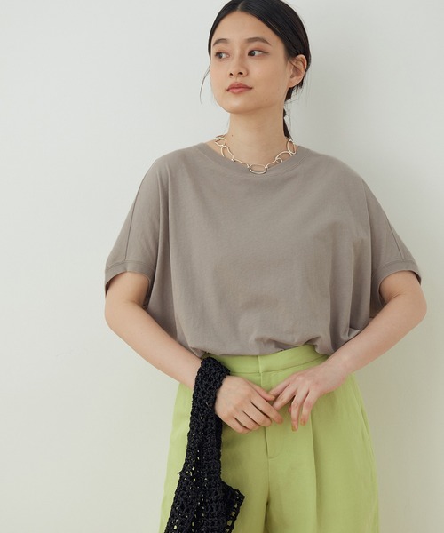 ADAM ET ROPE'（アダムエロペ）の「リラックスTシャツ（Tシャツ/カットソー・レディース・ブラック/ライトグレー/ホワイト/クリーム・FREE）」の4枚目の写真