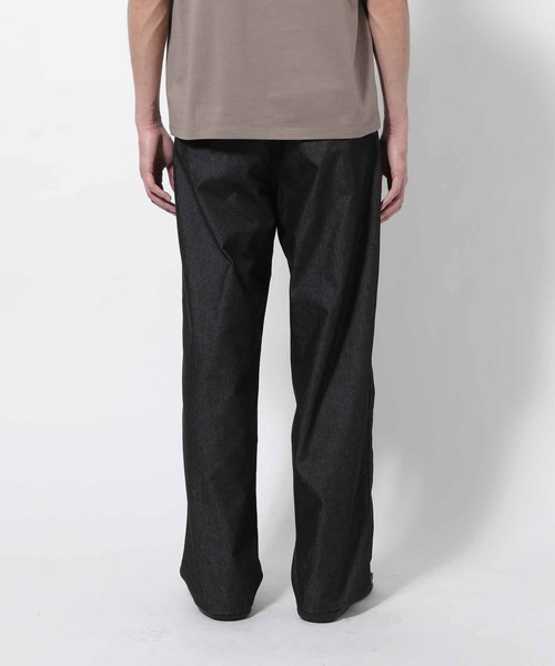 ADAM ET ROPE'(アダムエロペ)の「【ライトテックデニム】接触冷感ワイドイージーパンツ/UNISEX(デニムパンツ・メンズ・ブラック/ネイビー系・M/L)」の12枚目の写真