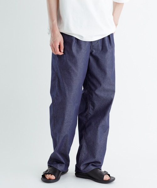 ADAM ET ROPE'(アダムエロペ)の「【ライトテックデニム】接触冷感ワイドイージーパンツ/UNISEX(デニムパンツ・メンズ・ブラック/ネイビー系・M/L)」の18枚目の写真