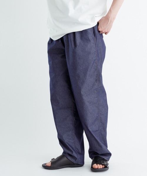 ADAM ET ROPE'(アダムエロペ)の「【ライトテックデニム】接触冷感ワイドイージーパンツ/UNISEX(デニムパンツ・メンズ・ブラック/ネイビー系・M/L)」の19枚目の写真