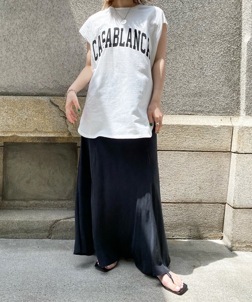 DouDou（ドゥドゥ）の「CASABLANCA T（Tシャツ/カットソー・レディース・オフホワイト/グレイッシュベージュ/グリーン・FREE）」の4枚目の写真