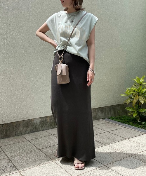 DouDou（ドゥドゥ）の「CASABLANCA T（Tシャツ/カットソー・レディース・オフホワイト/グレイッシュベージュ/グリーン・FREE）」の8枚目の写真