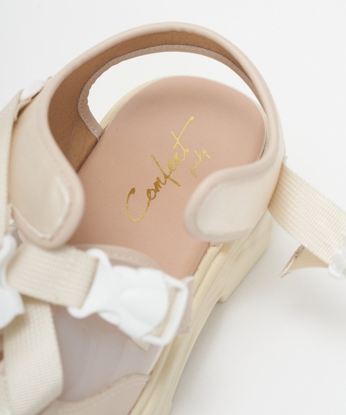 AS KNOW AS PINKY（アズノゥアズピンキー）の「クリアとテープスポサン（サンダル・レディース・ブラック/ベージュ・M/L）」の7枚目の写真