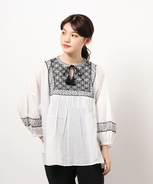 Samansa Mos2（サマンサ モスモス）の「タッセルリボン付刺繍ブラウス（シャツ/ブラウス・レディース・オフホワイト/キナリ/ブラック・ﾌﾘ-）」の6枚目の写真