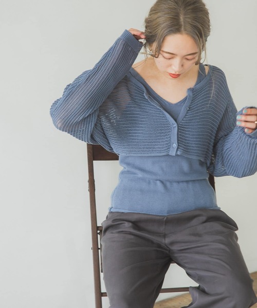 ITEMS URBANRESEARCH（アイテムズ アーバンリサーチ）の「インナーセットショート丈カーディガン（ニット/セーター・レディース・チャコールグレー/ブルー/ベージュ・FREE）」の6枚目の写真