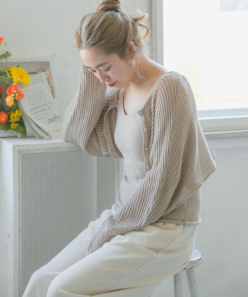 ITEMS URBANRESEARCH（アイテムズ アーバンリサーチ）の「インナーセットショート丈カーディガン（ニット/セーター・レディース・チャコールグレー/ブルー/ベージュ・FREE）」の11枚目の写真