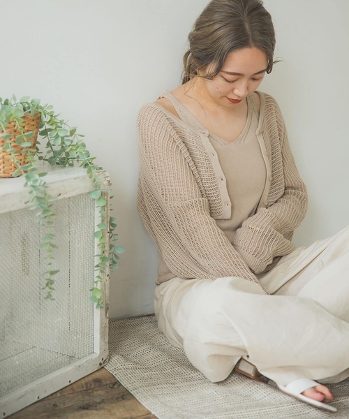 ITEMS URBANRESEARCH（アイテムズ アーバンリサーチ）の「インナーセットショート丈カーディガン（ニット/セーター・レディース・チャコールグレー/ブルー/ベージュ・FREE）」の17枚目の写真