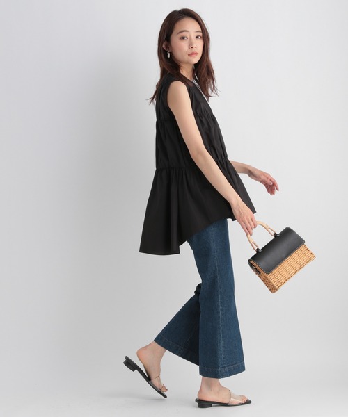 Andemiu（アンデミュウ）の「ギャザーノースリーブブラウス951766（Tシャツ/カットソー・レディース・ライトブルー/ブラック/オフホワイト・FREE）」の9枚目の写真