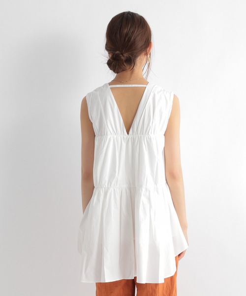 Andemiu（アンデミュウ）の「ギャザーノースリーブブラウス951766（Tシャツ/カットソー・レディース・ライトブルー/ブラック/オフホワイト・FREE）」の17枚目の写真