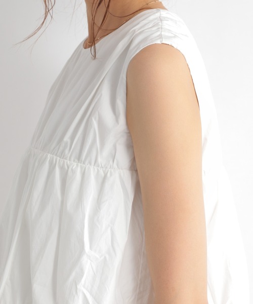 Andemiu（アンデミュウ）の「ギャザーノースリーブブラウス951766（Tシャツ/カットソー・レディース・ライトブルー/ブラック/オフホワイト・FREE）」の21枚目の写真