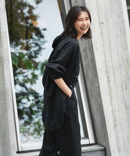 RIVE DROITE（リヴドロワ）の「コーディネートにこなれ感を演出　ストーンウォッシュオーバーシャツ（シャツ/ブラウス・レディース・ブラック/カーキ・FREE）」の7枚目の写真