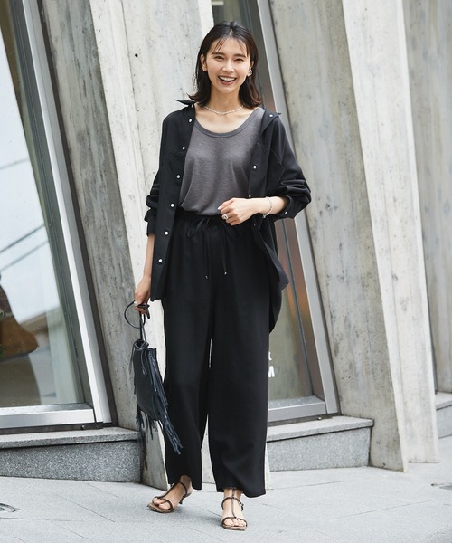 RIVE DROITE（リヴドロワ）の「コーディネートにこなれ感を演出　ストーンウォッシュオーバーシャツ（シャツ/ブラウス・レディース・ブラック/カーキ・FREE）」の12枚目の写真