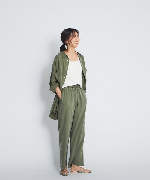 RIVE DROITE（リヴドロワ）の「コーディネートにこなれ感を演出　ストーンウォッシュオーバーシャツ（シャツ/ブラウス・レディース・ブラック/カーキ・FREE）」の5枚目の写真