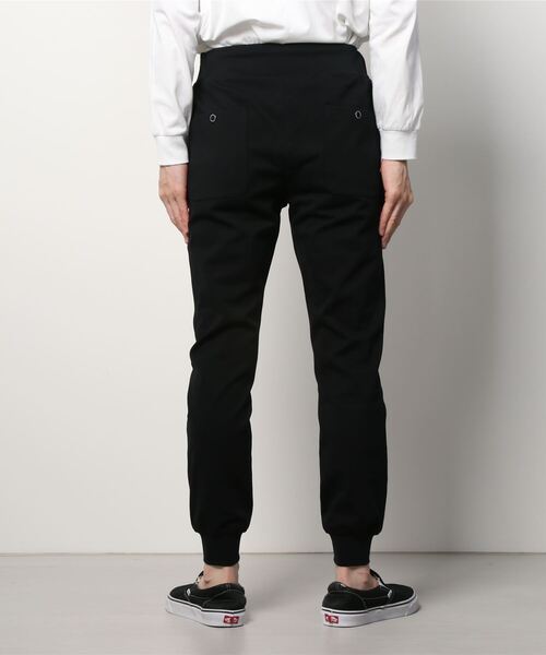 1 piu 1 uguale 3（ウノピゥウノウグァーレトレ）の「【別注】1piu1 uguale3/ウノ ピゥ ウノ ウグァーレ トレ/スウェットパンツ（その他パンツ・メンズ・ブラック・4/6/5）」の3枚目の写真