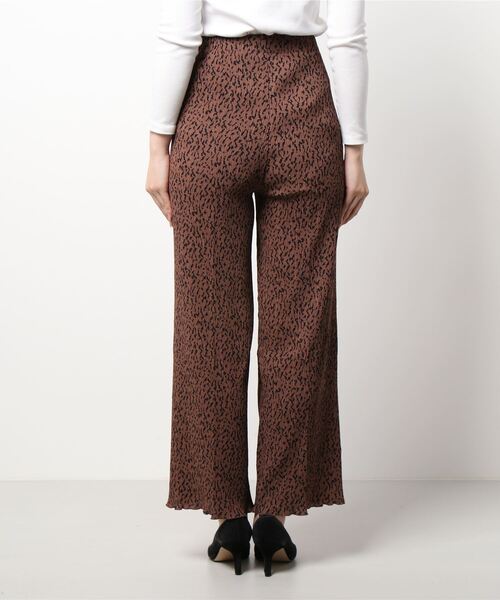 CHILLE(チル)の「アニマル柄ミニプリーツワイドパンツ(その他パンツ・レディース・ブラウン/ブルー/ブラック・FREE)」の5枚目の写真