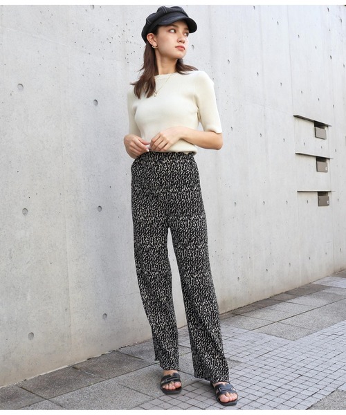 CHILLE(チル)の「アニマル柄ミニプリーツワイドパンツ(その他パンツ・レディース・ブラウン/ブルー/ブラック・FREE)」の7枚目の写真