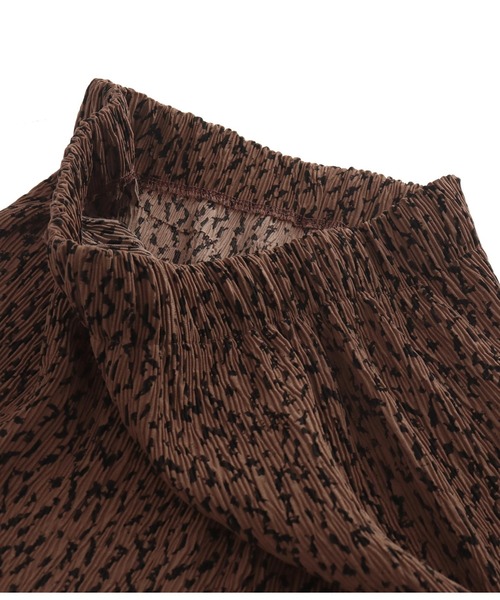 CHILLE(チル)の「アニマル柄ミニプリーツワイドパンツ(その他パンツ・レディース・ブラウン/ブルー/ブラック・FREE)」の18枚目の写真